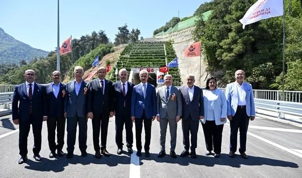 Türkiye’nin en zorlu tünellerinden Doğancı trafiğe açıldı! Seyahat süresi 3 dakikaya düştü